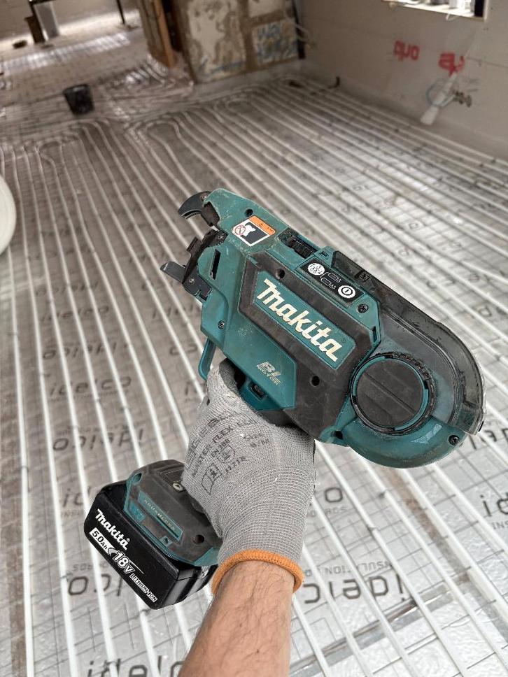 Makita DTR180 vlechtmachine inc 2 accu's, Doe-het-zelf en Verbouw, Gereedschap | Overige machines, Zo goed als nieuw, Ophalen of Verzenden