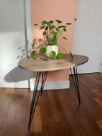 Modern side table (still available), Huis en Inrichting, Tafels | Bijzettafels, Overige vormen, Modern, 45 tot 60 cm, Minder dan 55 cm