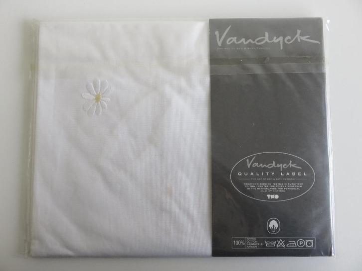 VanDyck witte kussensloop voor rolkussen geborduurde bloemen, Huis en Inrichting, Slaapkamer | Beddengoed, Nieuw, Hoeslaken of Sloop