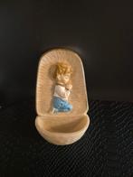 Wijwatervat met biddende jongen, Verzamelen, Ophalen of Verzenden, Zo goed als nieuw