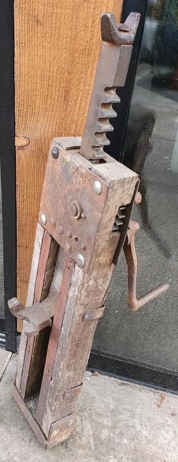 Antieke dommekracht 1950 museumstuk. beschikbaar voor biedingen