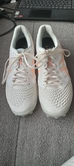 Asics kunstgrasschoenen, Sport en Fitness, Korfbal, Ophalen of Verzenden, Zo goed als nieuw, Schoenen