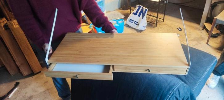IKEA Bureautje met Plank en Beugels, Huis en Inrichting, Bureaus, Gebruikt, Bureau, Ophalen of Verzenden