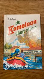 P. de Roos - De Kameleon slaat alarm, Boeken, Verzenden, Zo goed als nieuw, P. de Roos