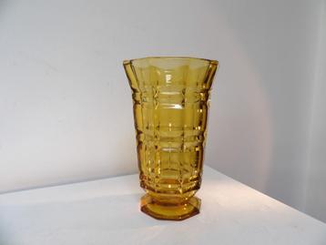 Art Deco Franse relief Vaas, Amber beschikbaar voor biedingen
