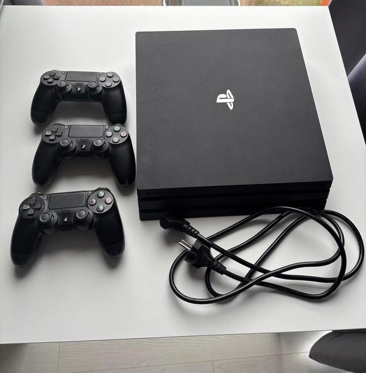 PlayStation 4 Pro + 3 Controllers, Spelcomputers en Games, Spelcomputers | Sony PlayStation 4, Gebruikt, Pro, Met 3 controllers of meer