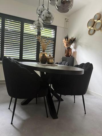 Ovale Eiken Eettafel Te Koop (Dubbelmandesign)  beschikbaar voor biedingen