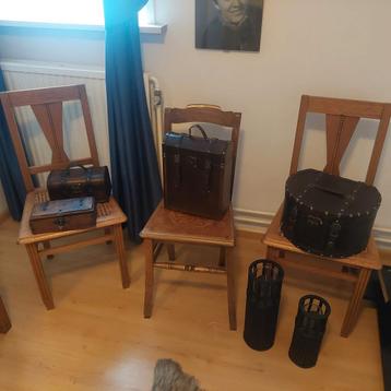 Oude Kerkstoelen met Decoratie doe een leuk bod anders 👋 beschikbaar voor biedingen