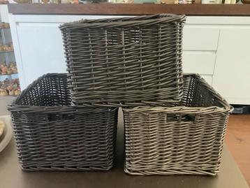 3 mooie rieten maden beschikbaar voor biedingen