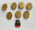 8 speldjes Olympische zomerspelen Tokio 1964, Verzamelen, Speldjes, Pins en Buttons, Ophalen of Verzenden, Zo goed als nieuw, Overige onderwerpen