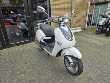 Btc BL Retro 12'' 4T Snor Bj 2010 wit 12000km Inruilkoopje beschikbaar voor biedingen