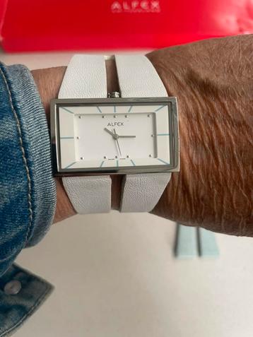 Alfex Zwitsers design horloge beschikbaar voor biedingen