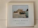 Small World: a global photographic Project 1987-1994 . Parr, Boeken, Ophalen of Verzenden, Gelezen, Fotografen