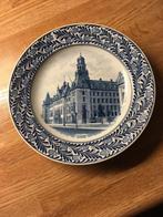 Mooi gaaf bordje Petrus Regout met stadhuis Rotterdam, Antiek en Kunst, Antiek | Wandborden en Tegels, Ophalen of Verzenden