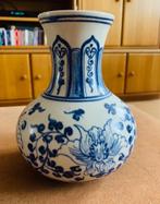 Een oud Chinees keramiek vaas, Verzenden
