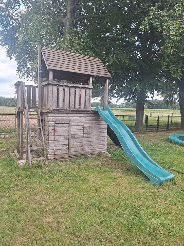 Groot Houten Speelhuisje met Glijbaan, Kinderen en Baby's, Speelgoed | Buiten | Speelhuisjes, Gebruikt, Hout, Ophalen