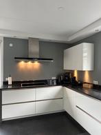 Moderne Hoekkeuken met Granieten Blad, Huis en Inrichting, Keuken | Complete keukens, Wit, Hoekkeuken, Graniet of Steen, Ophalen of Verzenden