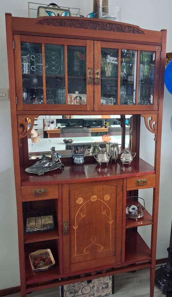 Art Nouveau Buffetkast houtsierwerk, spiegel & geslepen glas, Antiek en Kunst, Antiek | Meubels | Kasten, Ophalen