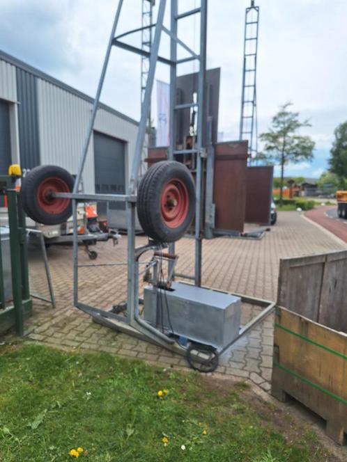 Lift, bouwlift diverse voorraad  220/250 kg en 380/400 kg, Doe-het-zelf en Verbouw, Steigers, Zo goed als nieuw, Overige typen