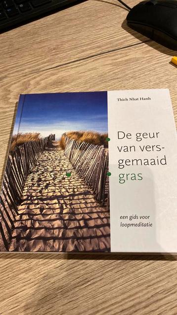 Thich Nhat Hanh - De geur van versgemaaid gras beschikbaar voor biedingen