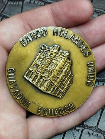 Tafelmodel verzamelmedaille bank van Holland in Ecuador beschikbaar voor biedingen