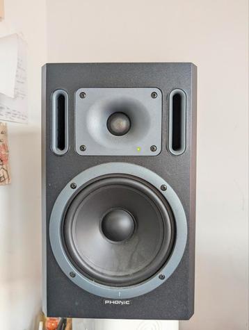 Pair of Phonics P6A met amp beschikbaar voor biedingen