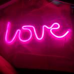 neon verlichting 'love' Usb of AA batterijen (inclusief), Nieuw, Ophalen of Verzenden