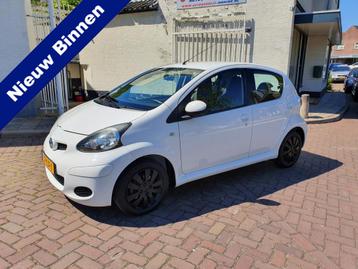 Toyota Aygo 1.0-12V Xcite White *Half leder / Airco* beschikbaar voor biedingen