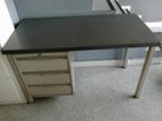 bureau tafels 2 x retro 1 x 2 lades 1 x 3 lades, Ophalen, Gebruikt