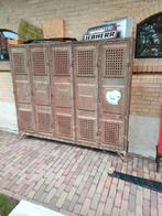 Oude stalen geklonken opbergkast, Ophalen, Gebruikt