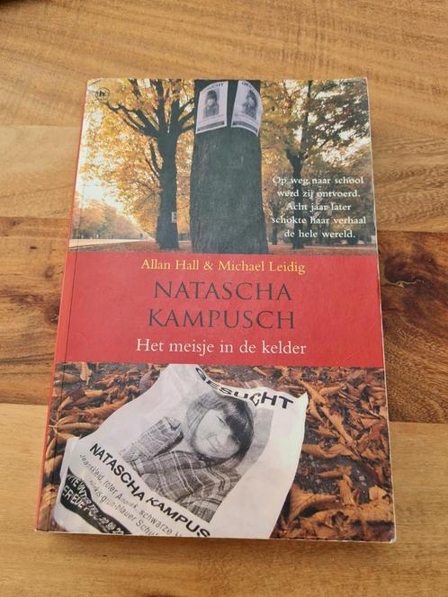 A. Hall - Natascha Kampusch, Boeken, Overige Boeken, Gelezen, Ophalen of Verzenden