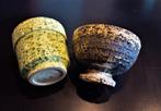 Twee Vintage Bloempotten Chamotte Berkenbast / Motief, Ophalen of Verzenden, Rond, Aardewerk, Binnen