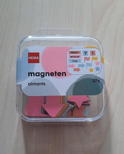 NIEUW DOOSJE MET 27 HEMA MAGNEETJES €1,00 voor MAGNEETBORD, Huis en Inrichting, Woonaccessoires | Memoborden, Nieuw, Magneetbord