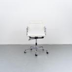 6x Vitra Eames EA 117 Bureaustoel Wit Netweave - Chroom, Huis en Inrichting, Bureaustoelen, Wit, Ophalen of Verzenden, Zo goed als nieuw