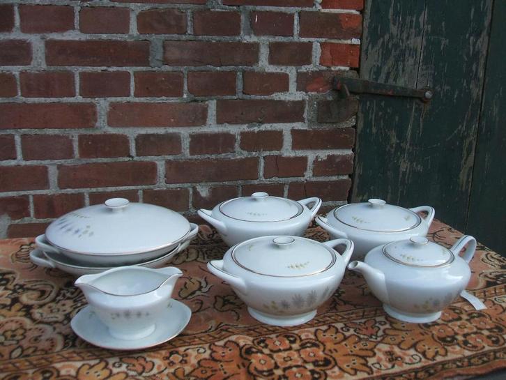 7-delig servies, geel-grijs gebloemd decor., Antiek en Kunst, Antiek | Servies compleet, Ophalen