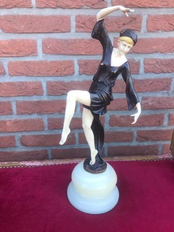 Weens brons, elegante danseres beschikbaar voor biedingen