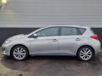 Toyota Auris 1.8 Hybrid Executive Trekhaak, Navigatie, Parke, 136 pk, Gebruikt, 4 cilinders, Leder en Stof