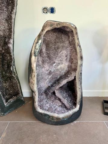 Gigantische Amethist krater geode - 145 kilo  beschikbaar voor biedingen