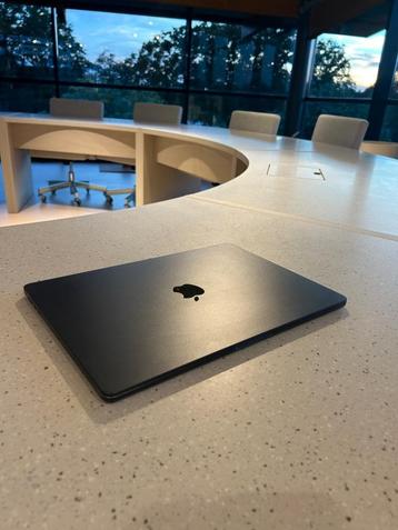 MacBook Air 15 inch (2023) 16GB / 256GB – Nieuwstaat / Factu beschikbaar voor biedingen