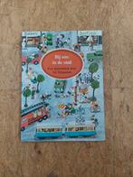 Ali Mitgutsch Bij ons in de stad vintage grote HC druk 10, Ophalen of Verzenden, Zo goed als nieuw, Ali Mitgutsch, Prentenboek