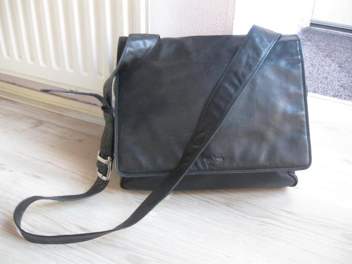 BEAR DESIGN grote royale zwart leren schoudertas als nieuw, Sieraden, Tassen en Uiterlijk, Tassen | Schoudertassen, Zo goed als nieuw