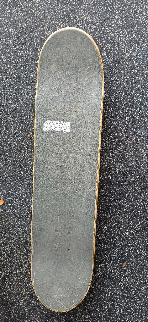 Dit is een Tricks compleet skateboard., Sport en Fitness, Skateboarden, Gebruikt, Ophalen