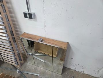 Spiegelkasten Inclusief lamp beschikbaar voor biedingen