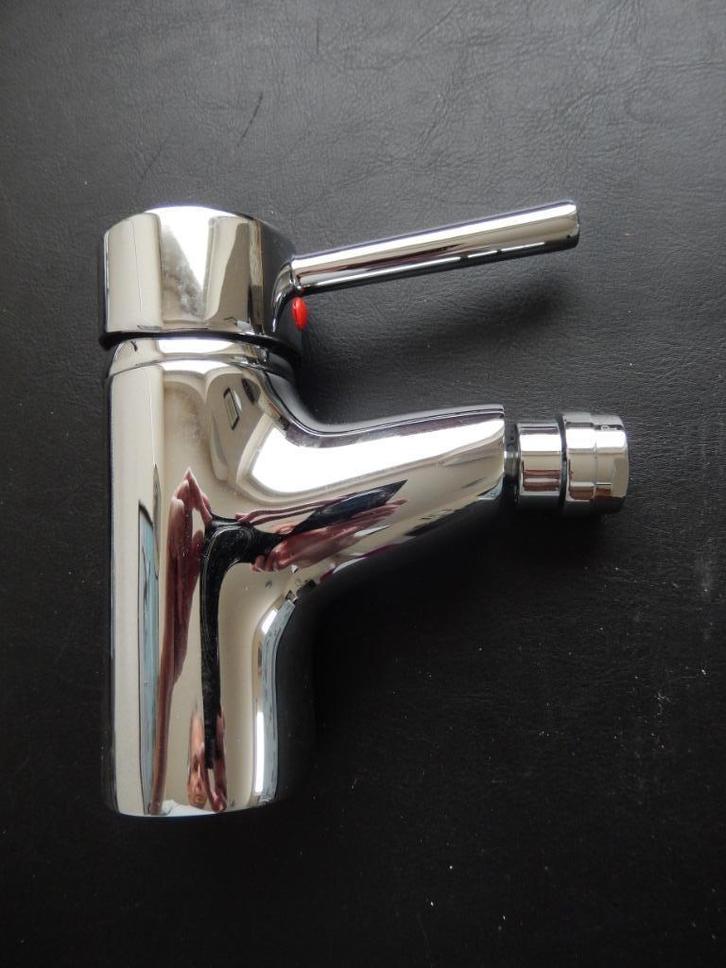 Design bidetkraan incl. afvoermaterialen, nieuw in doos., Doe-het-zelf en Verbouw, Sanitair, Nieuw, Kraan, Chroom, Ophalen of Verzenden