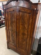 Biedermeijer kuifkast, Ophalen