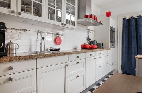 Landelijke rechte keuken wit/creme met apparatuur - 4.10m, Huis en Inrichting, Keuken | Complete keukens, Gebruikt, Enkelwandige keuken