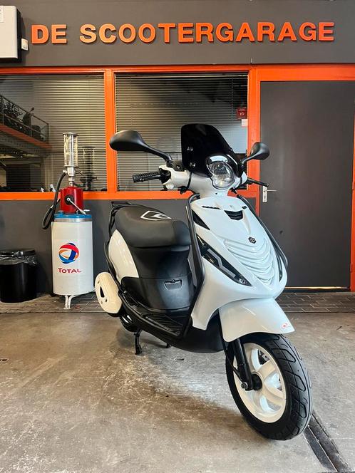 Piaggio Zip Iget 45km E4 2019 Full White, Fietsen en Brommers, Scooters | Piaggio, Gebruikt, Zip, Benzine, Ophalen