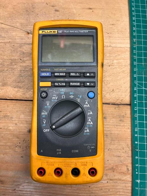 Fluke 187 True RMS Multimeter, Doe-het-zelf en Verbouw, Meetapparatuur, Zo goed als nieuw, Multimeter, Ophalen of Verzenden