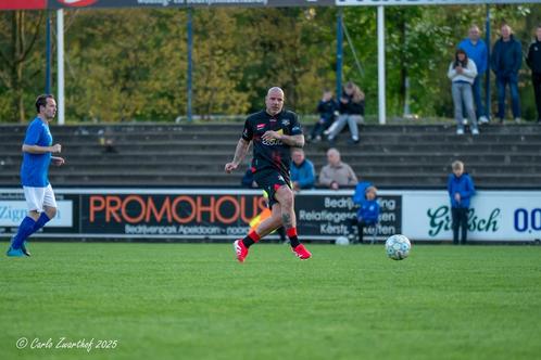 ️ MASCOTTE 1 GEZOCHT! BEGELEID DE REBELLEN HET VELD OP!, Verzamelen, Sportartikelen en Voetbal, Buitenlandse clubs, Ophalen