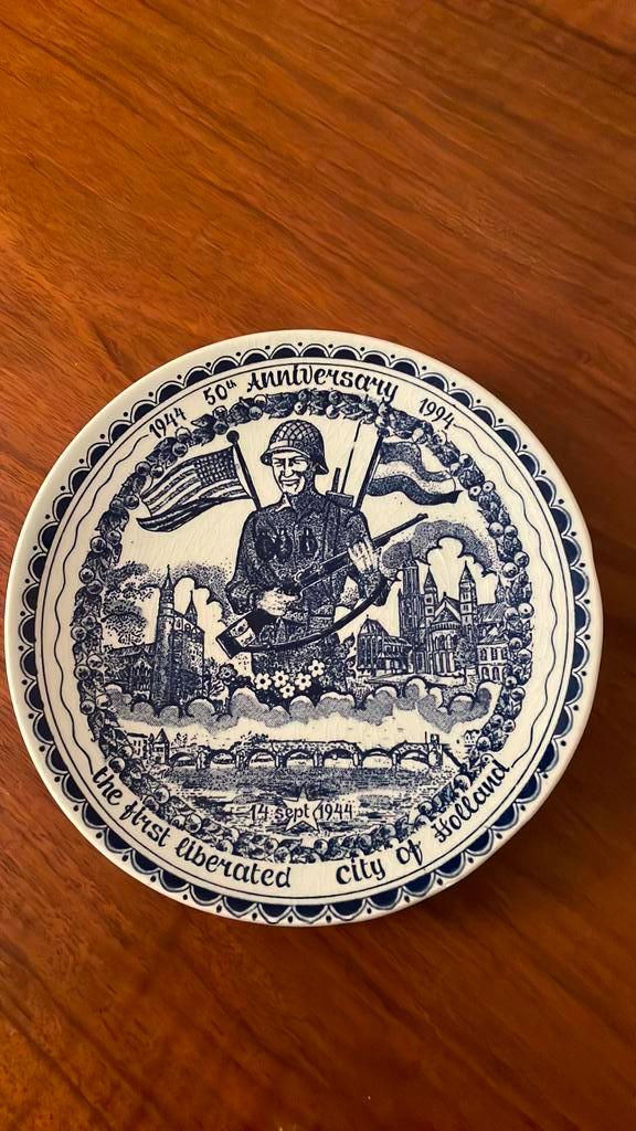 Zeldzaam Gedenkbord (1944-1994), Antiek en Kunst, Antiek | Wandborden en Tegels, Ophalen of Verzenden